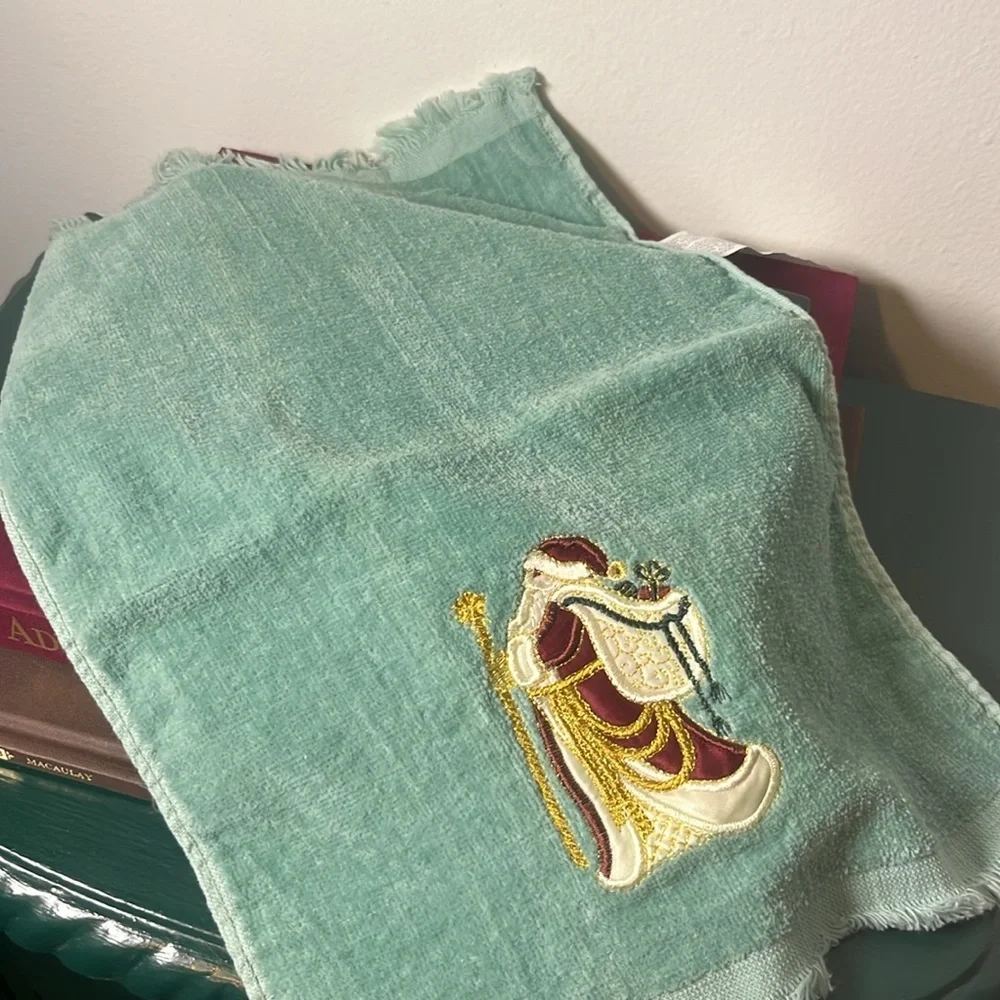 Vintage 1990s Christmas Velvet Green Embroidered Santa Claus Towels Set of 3 - Picture 11 of 14